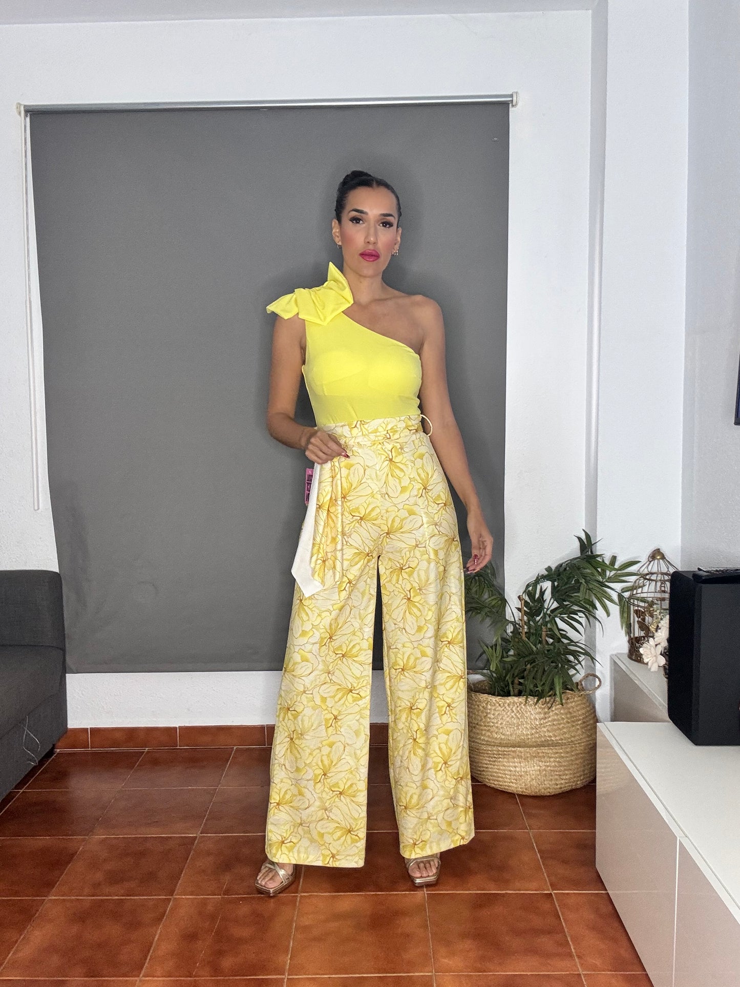 Pantalón amarillo
