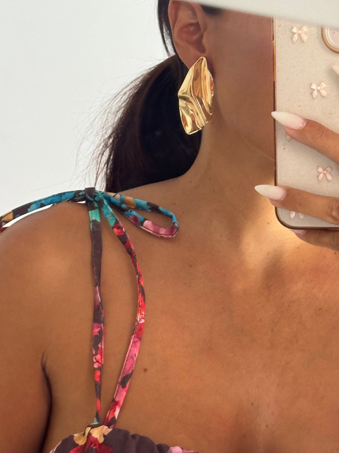 Pendiente hoja dorado