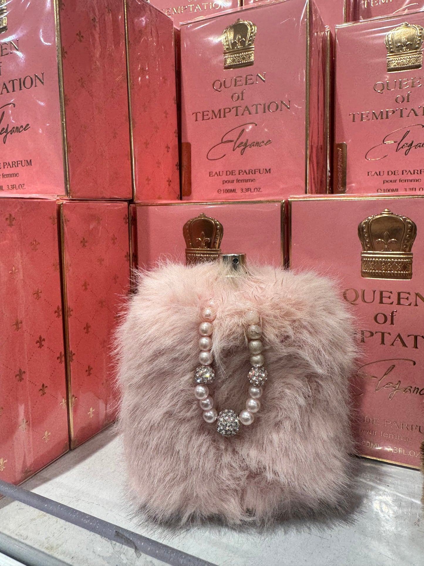 Queen of temptation elegance