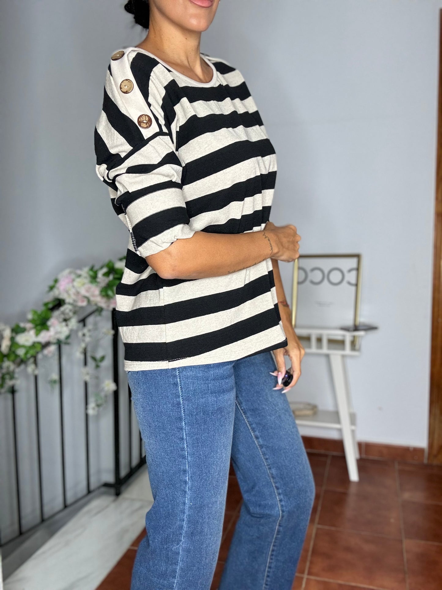 Camiseta botones hombro